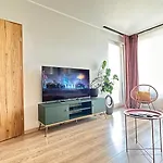 Momoapart - Downtown Tram Depot Apartment *