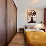 Momoapart - Downtown Tram Depot Apartment *