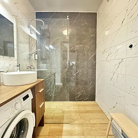 Momoapart - Downtown Tram Depot Apartment *